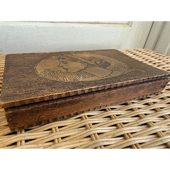 Antique 1910s Flemish Art Pyrography Box Art Nouveau Womans profile - Picture 6 of 9